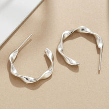 Load image into Gallery viewer, Fashion Statement Earrings Big Geometric earrings For Women Hanging Dangle Earrings Drop Earing Jewelry Wholesale tassel

